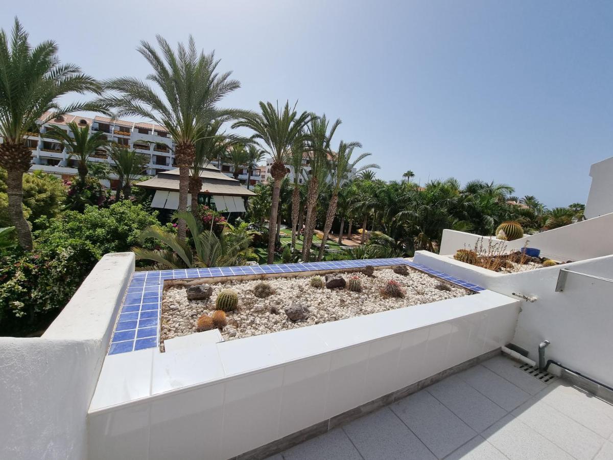 Studio No 2 Just 100 To Beach And Sea, Large Terrace, Heated Pool, Wifi, Aircondition For A Fee Playa de las Americas  Exterior photo